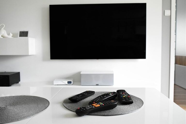Sklepy z telewizorami – jak wybierać w ich urządzenia?